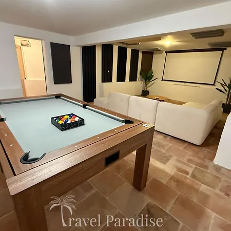 Lady Les Portes-en-Re